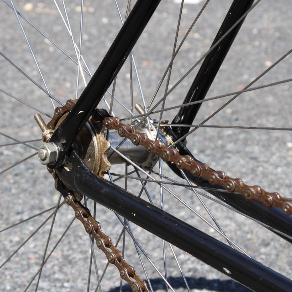 BERGOUGNAN pneu vélo ancien 700B 700x35B Standard Clément 09